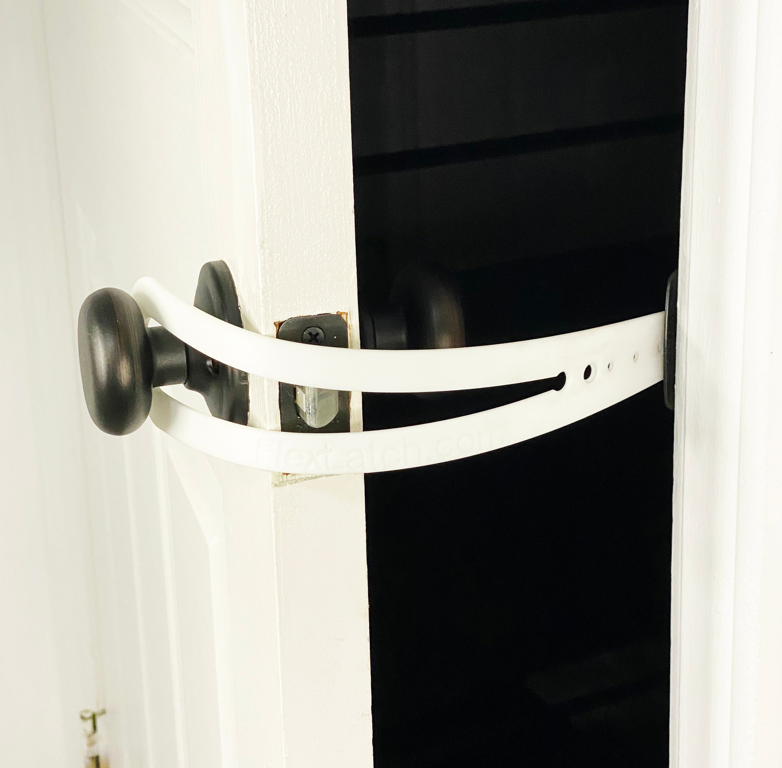 FlexiPaws™ Pet Door Holder